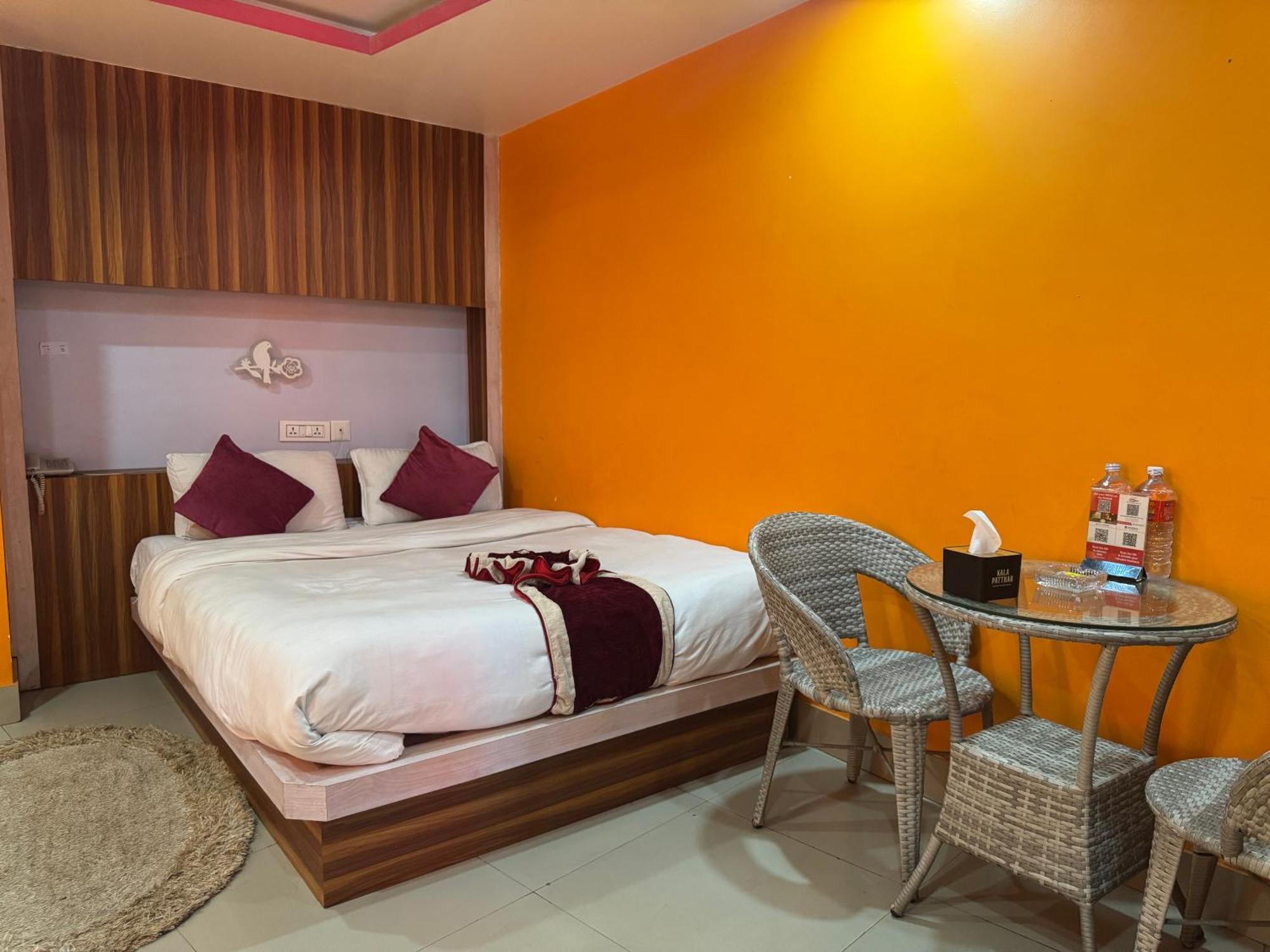 Om Tandoori Hotel 카트만두 외부 사진